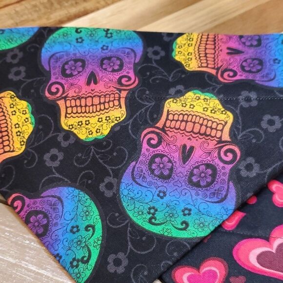 #13 Medium 9" Rainbow Sugar Skulls & Tossed Hearts Dog Bandanas Over Collar - Picture 2 of 3